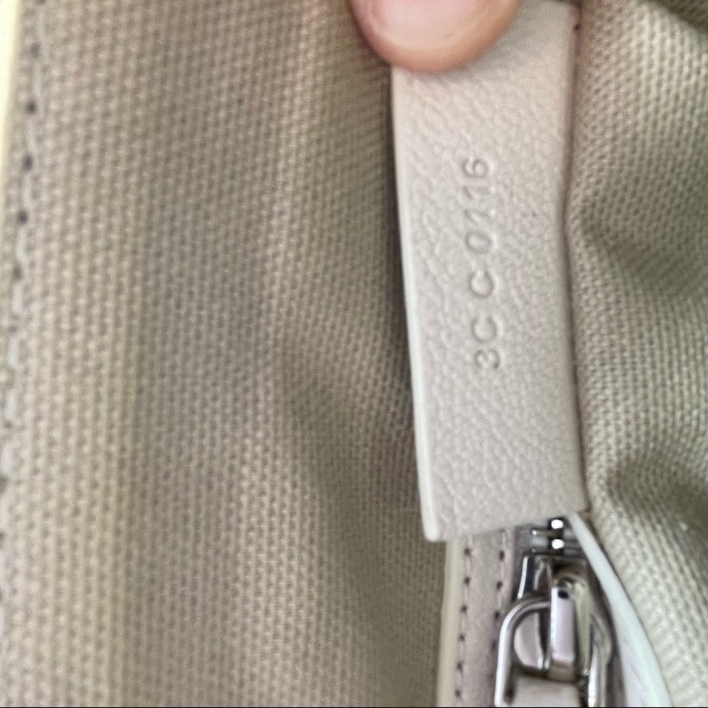 Givenchy Mini Antigona Bag in Grained Leather - Picture 8 of 9